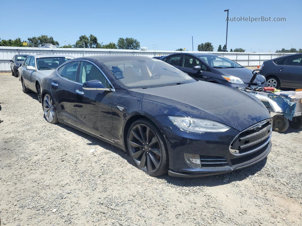 2013 Tesla Model S  Black vin: 5YJSA1DP7DFP18297