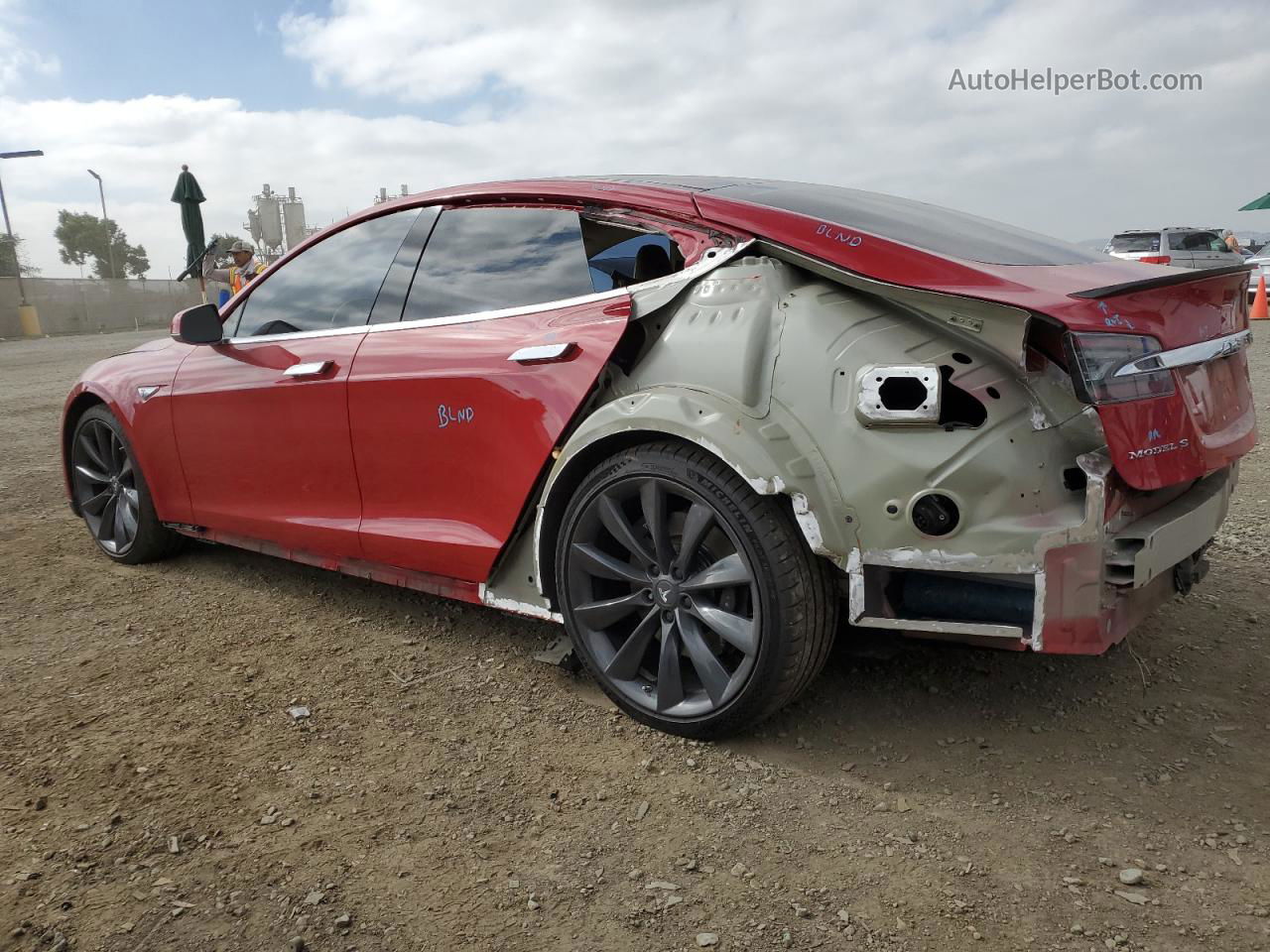 2013 Tesla Model S  Red vin: 5YJSA1DP7DFP20910