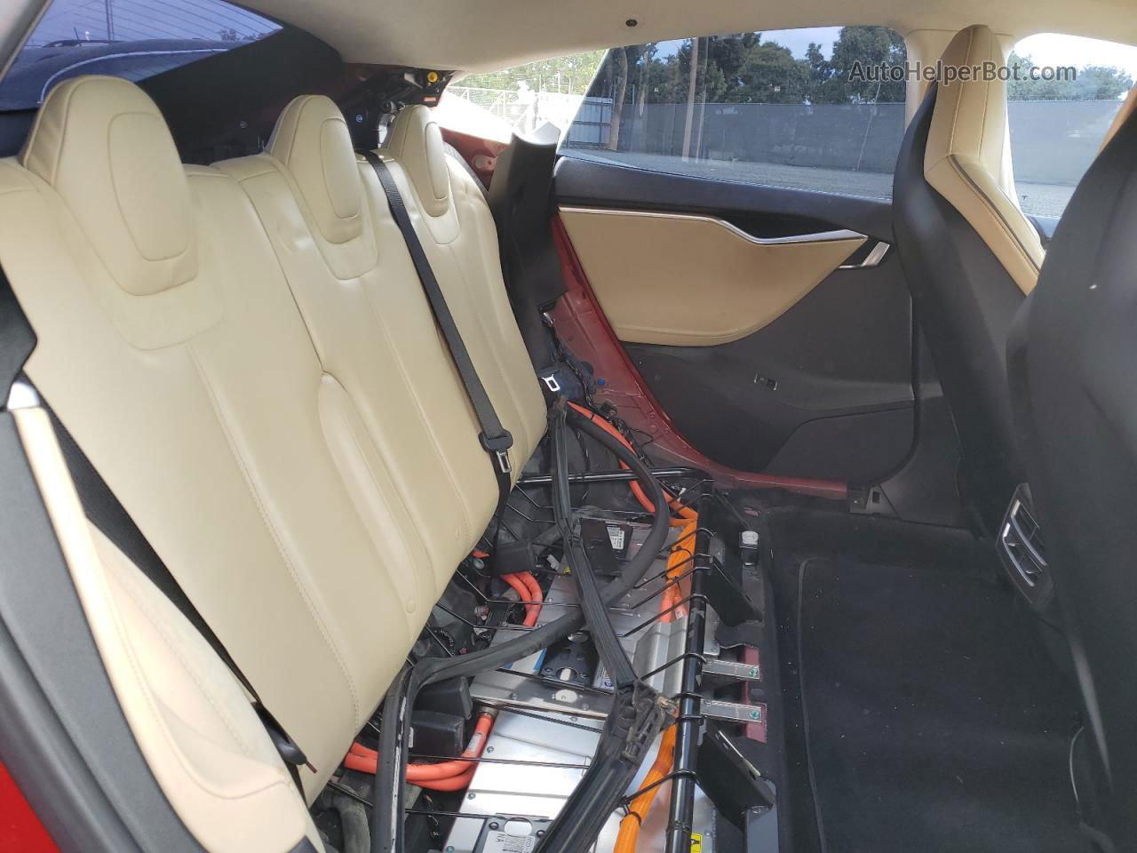 2013 Tesla Model S  Красный vin: 5YJSA1DP7DFP20910