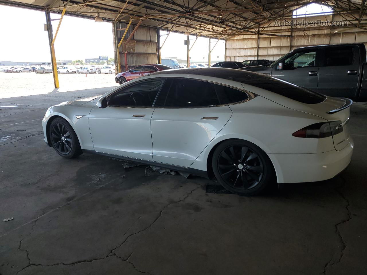 2013 Tesla Model S  Белый vin: 5YJSA1DP8DFP16364