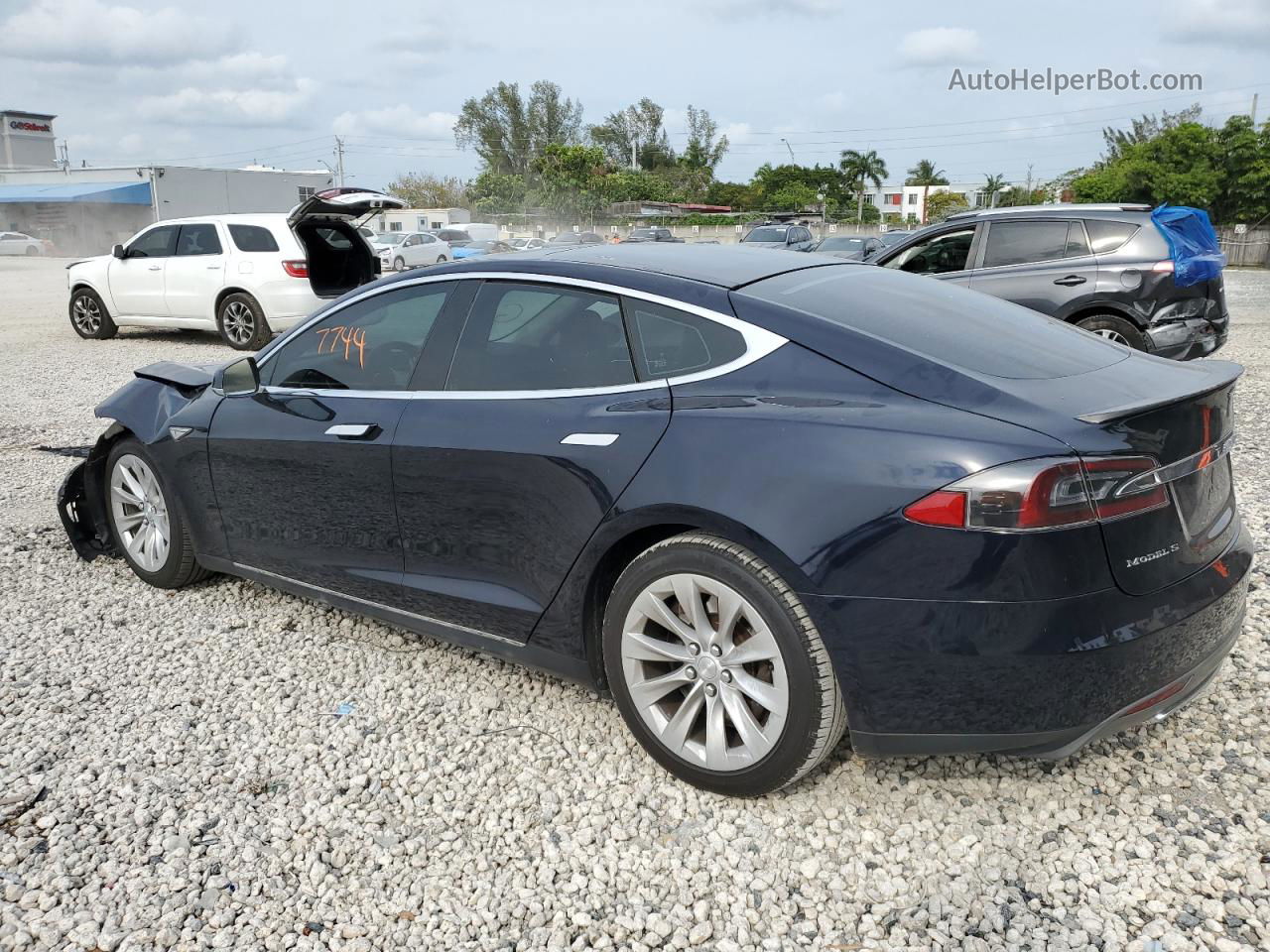 2013 Tesla Model S  Blue vin: 5YJSA1DP8DFP21306