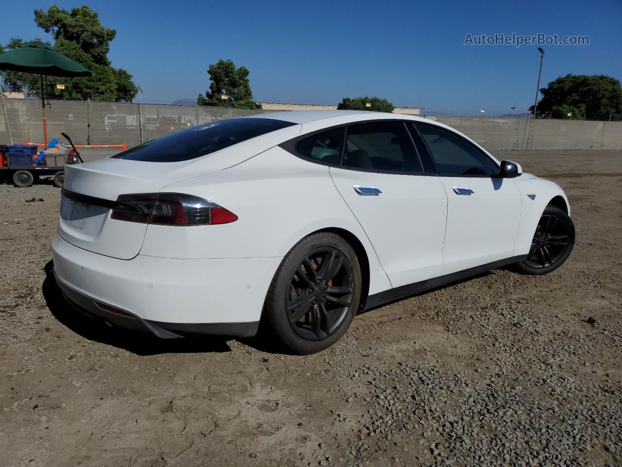 2016 Tesla Model S  Белый vin: 5YJSA1E10GF125167