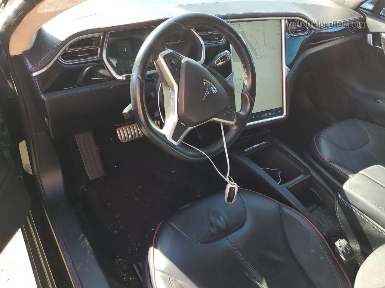 2015 Tesla Model S  Черный vin: 5YJSA1E13FF120298