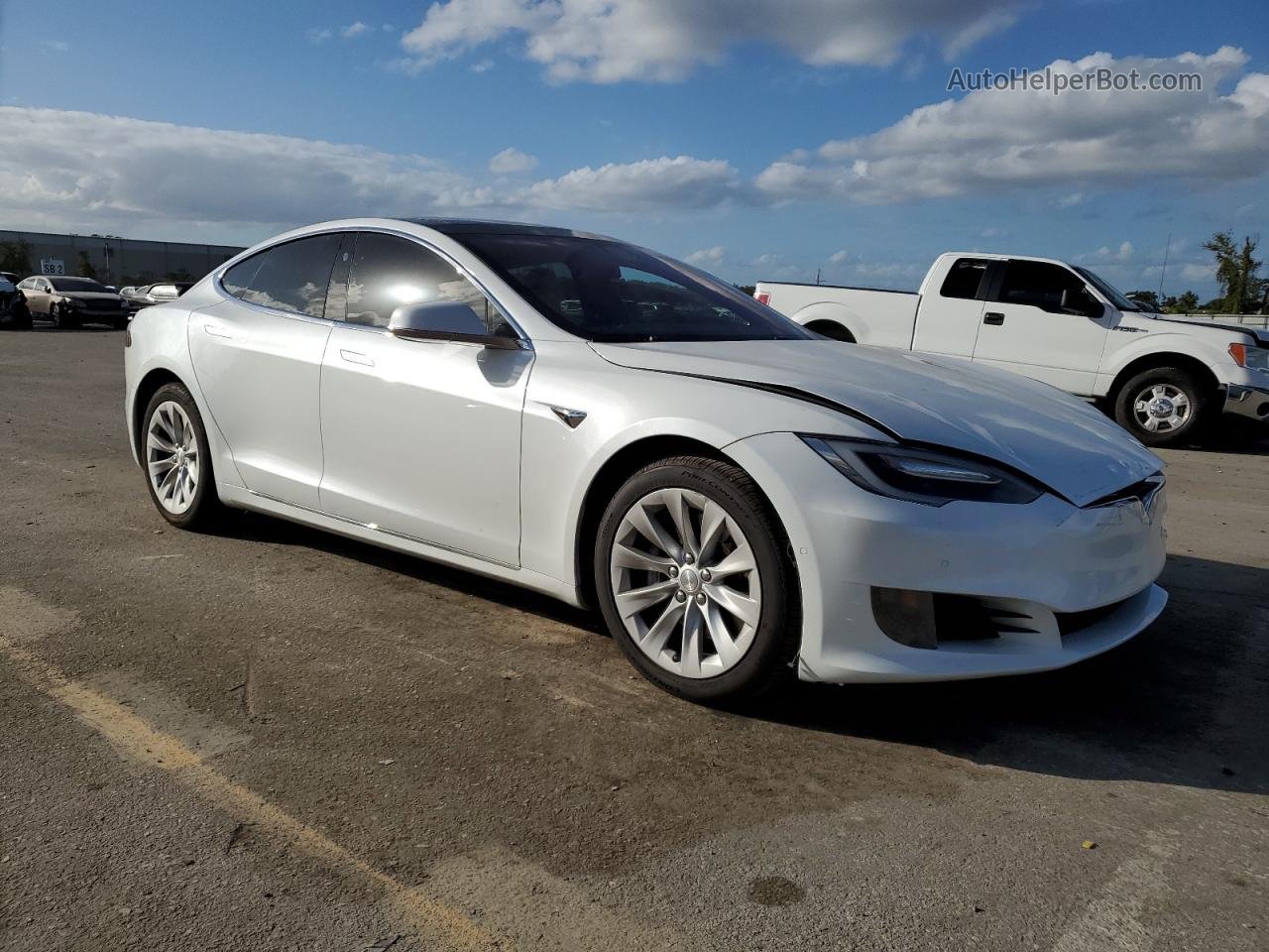 2016 Tesla Model S  White vin: 5YJSA1E13GF170197