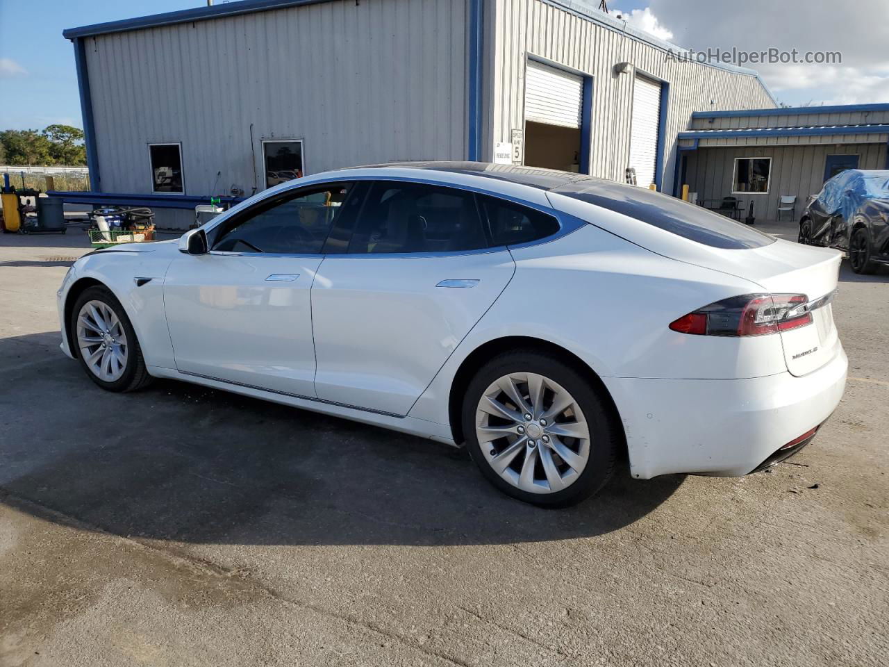 2016 Tesla Model S  Белый vin: 5YJSA1E13GF170197