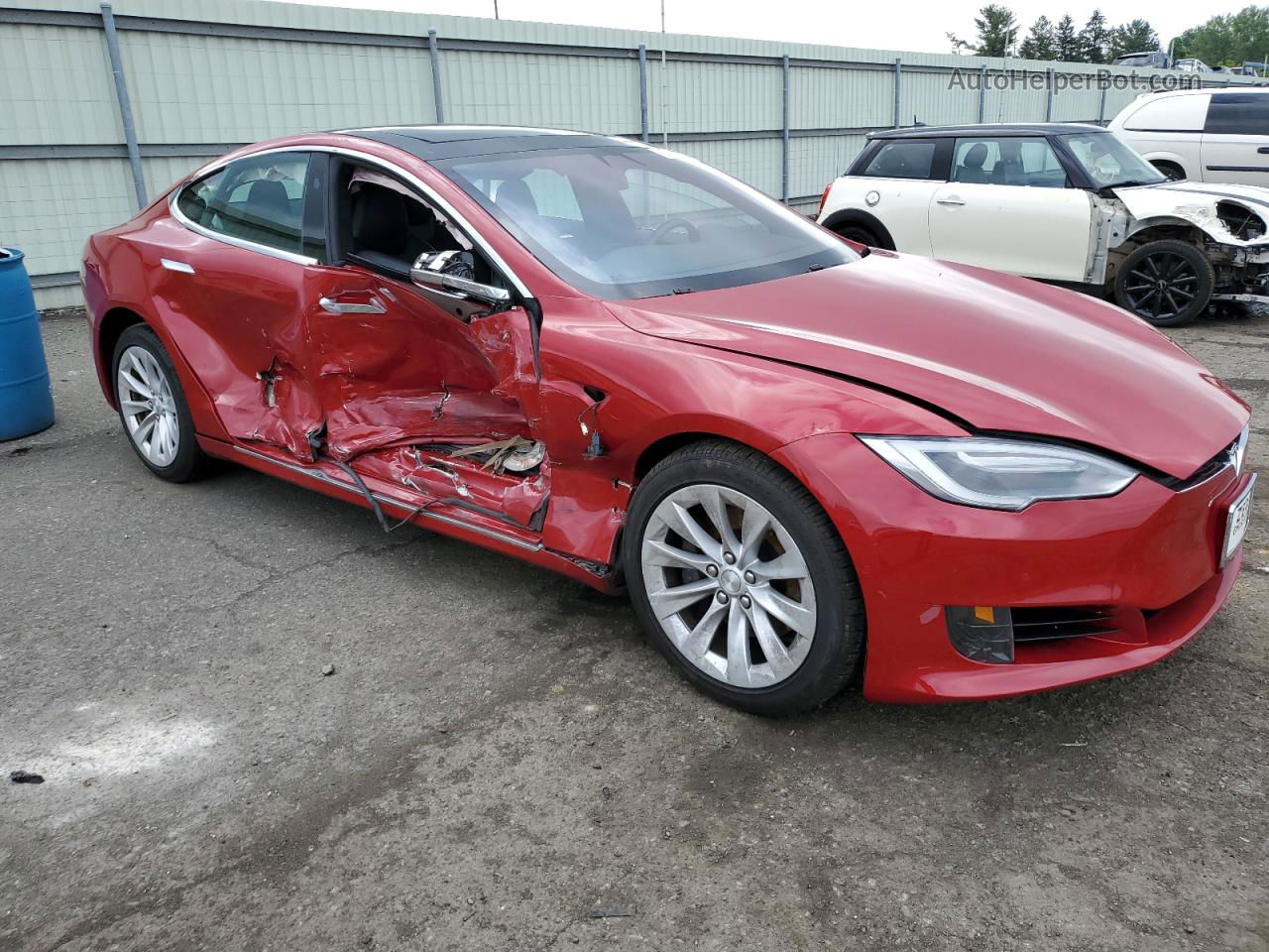 2016 Tesla Model S  Красный vin: 5YJSA1E14GF166806