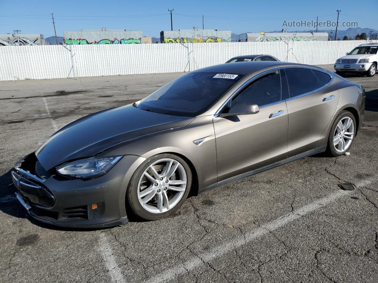 2016 Tesla Model S  Коричневый vin: 5YJSA1E15GF136326