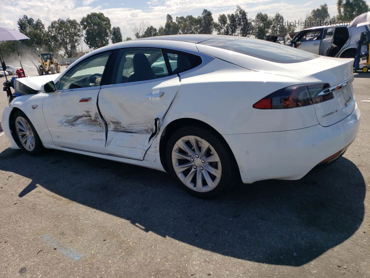 2016 Tesla Model S  White vin: 5YJSA1E15GF149450