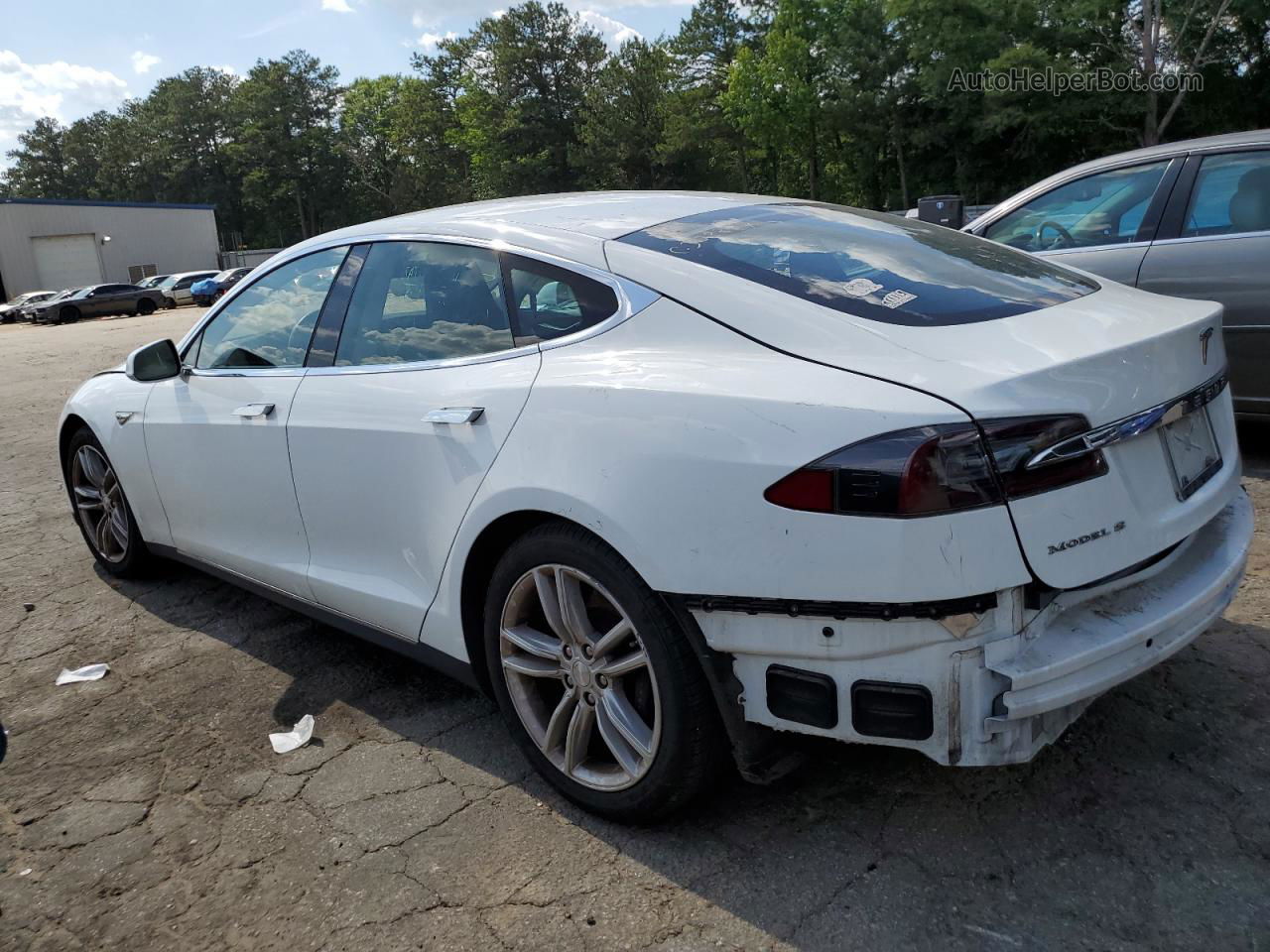 2015 Tesla Model S  White vin: 5YJSA1E16FF109554