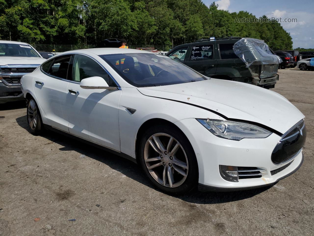 2015 Tesla Model S  White vin: 5YJSA1E16FF109554