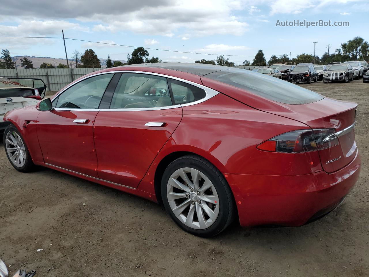 2016 Tesla Model S  Красный vin: 5YJSA1E16GF159243