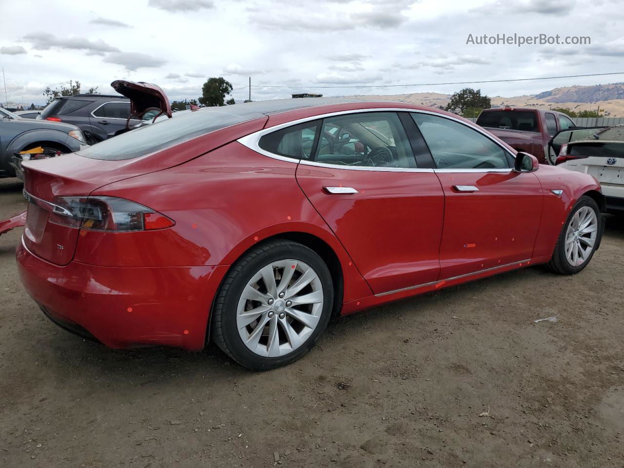 2016 Tesla Model S  Красный vin: 5YJSA1E16GF159243