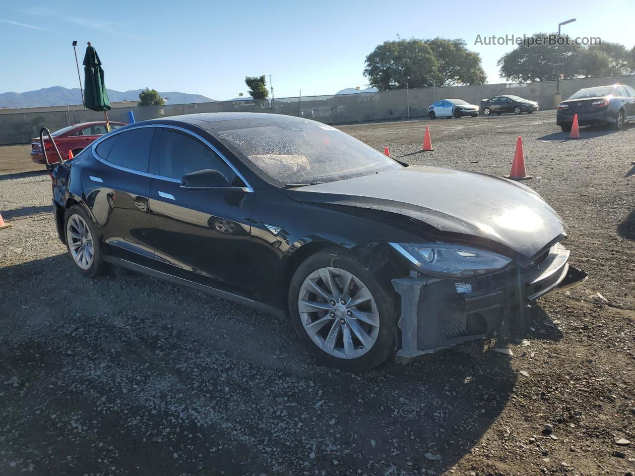 2016 Tesla Model S  Black vin: 5YJSA1E17GF132956