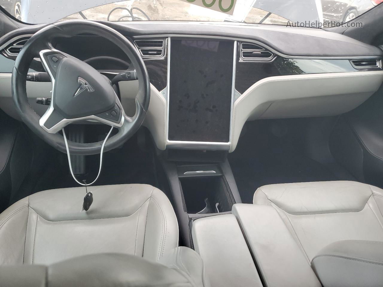 2016 Tesla Model S  Серый vin: 5YJSA1E17GF153550