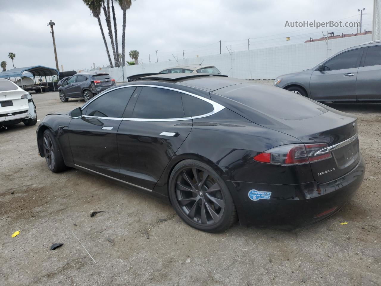 2018 Tesla Model S  Black vin: 5YJSA1E20JF261640