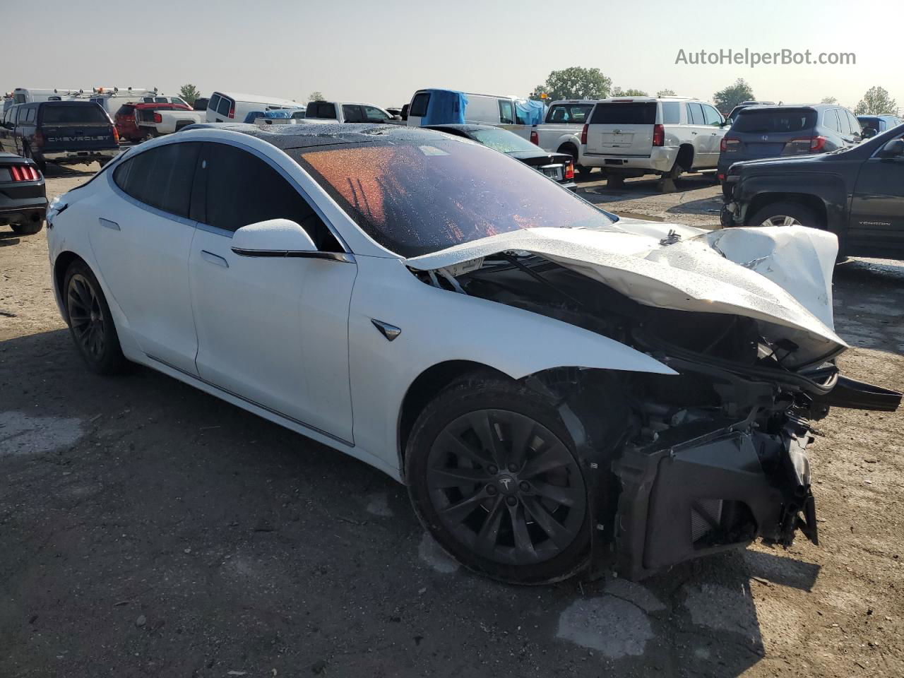 2019 Tesla Model S  White vin: 5YJSA1E20KF331199