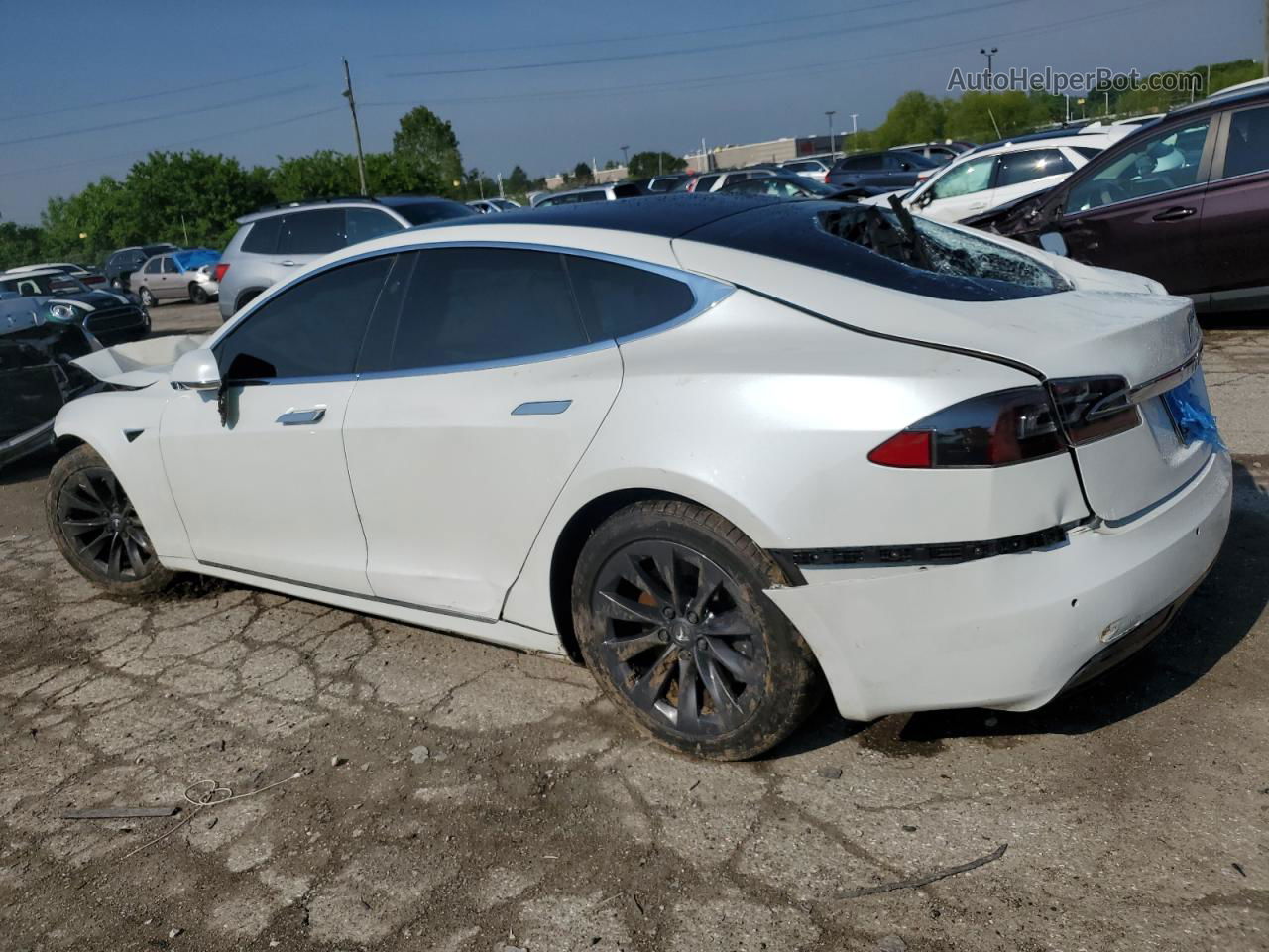 2019 Tesla Model S  White vin: 5YJSA1E20KF331199