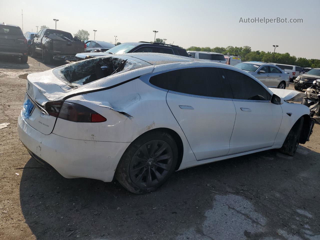 2019 Tesla Model S  White vin: 5YJSA1E20KF331199