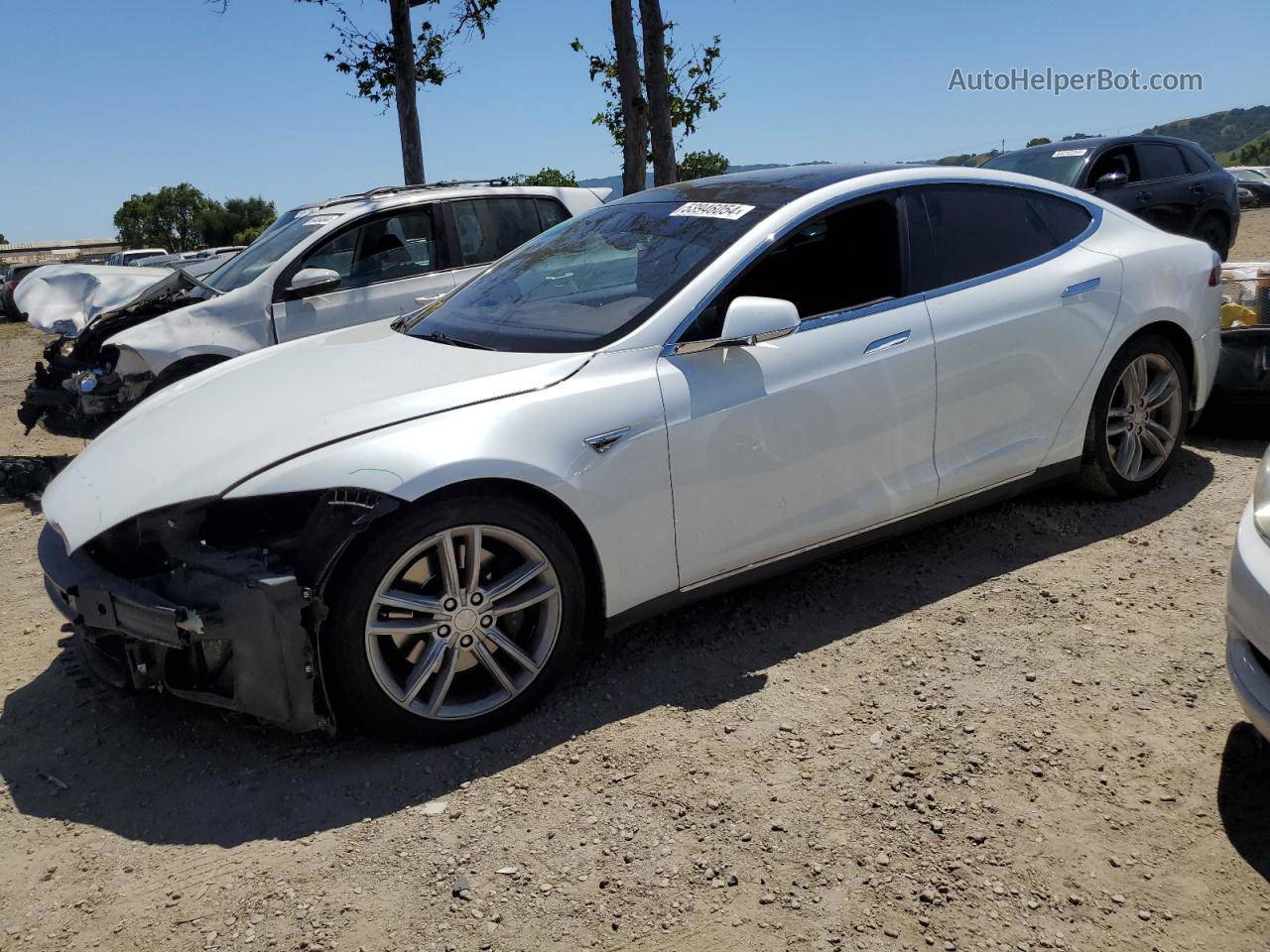 2016 Tesla Model S  White vin: 5YJSA1E21GF131388