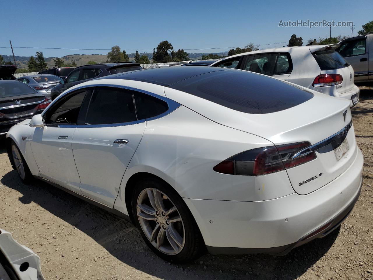 2016 Tesla Model S  Белый vin: 5YJSA1E21GF131388