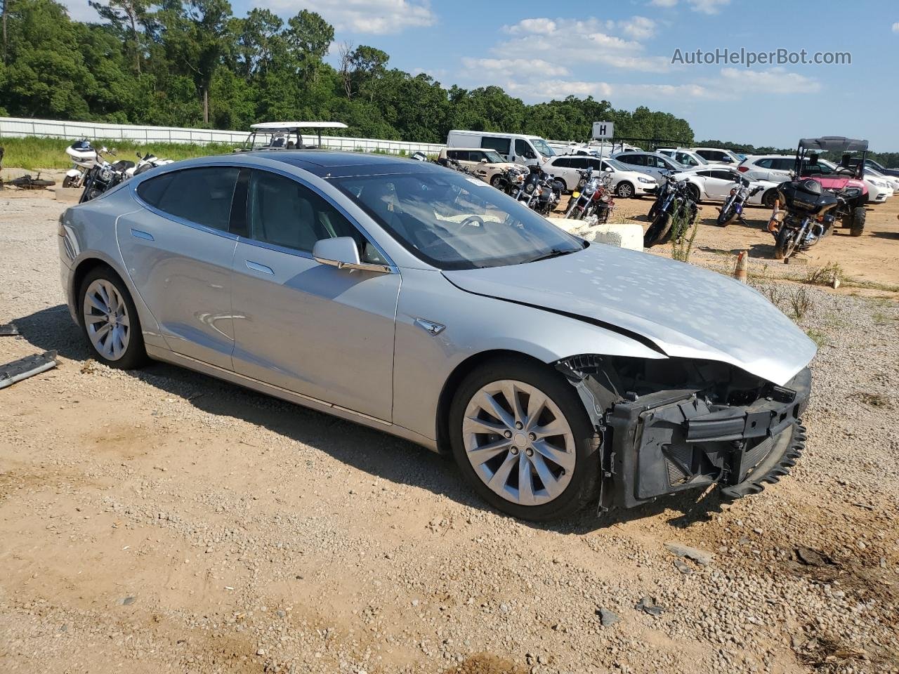 2016 Tesla Model S  Серебряный vin: 5YJSA1E21GF145095