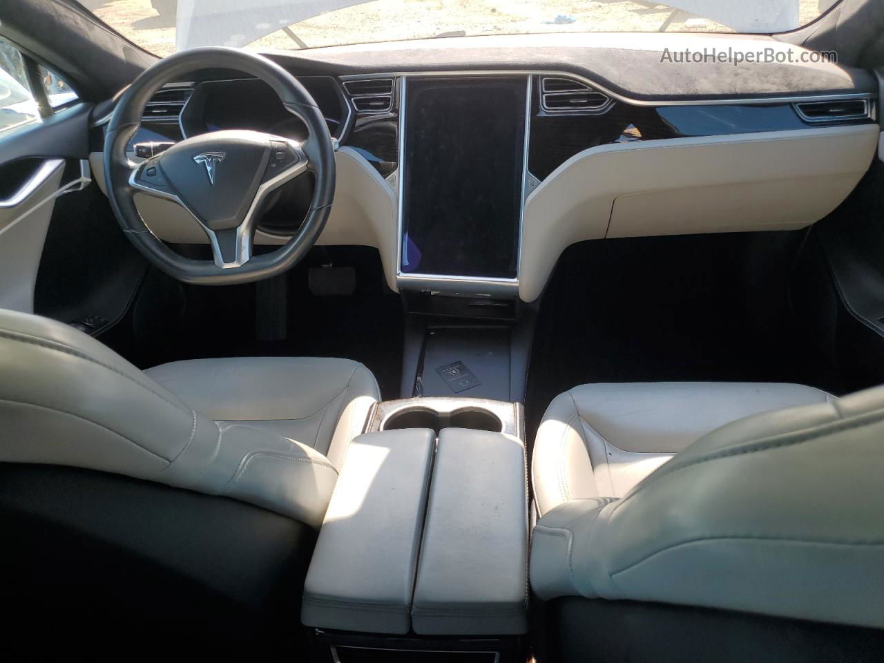 2016 Tesla Model S  Серебряный vin: 5YJSA1E21GF145095