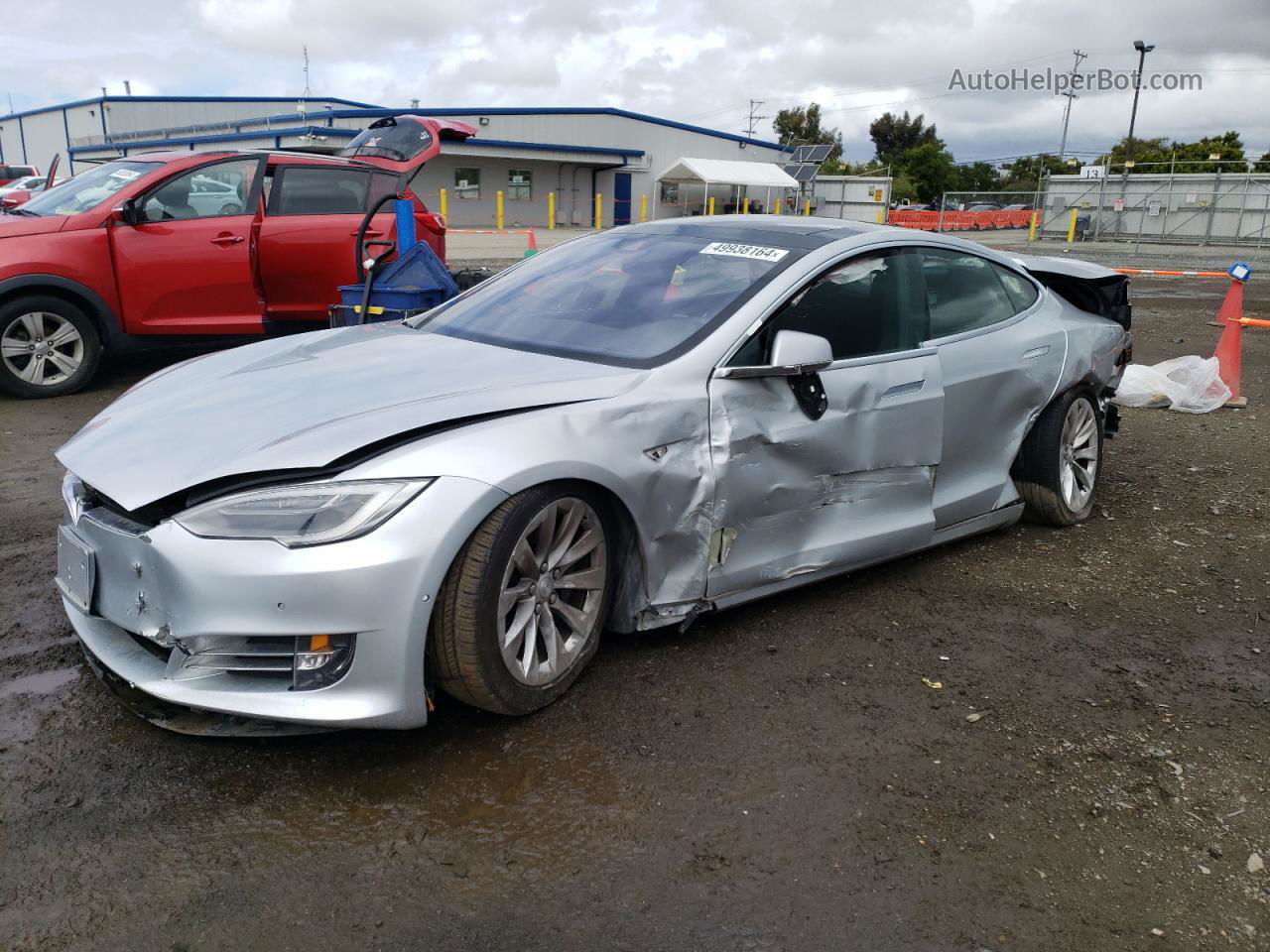 2016 Tesla Model S  Серебряный vin: 5YJSA1E21GF156811