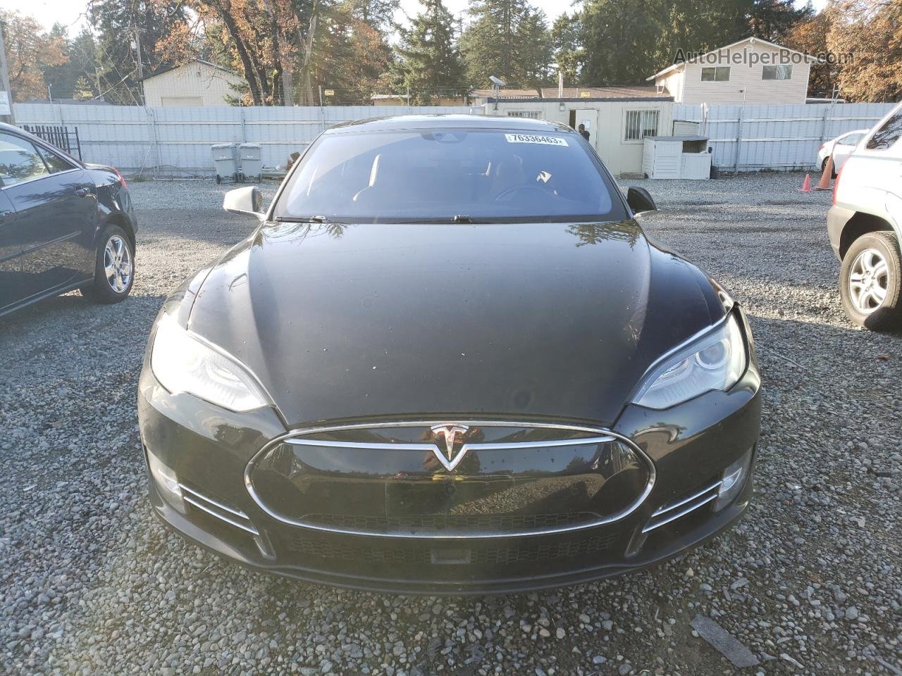 2015 Tesla Model S  Черный vin: 5YJSA1E22FF110824