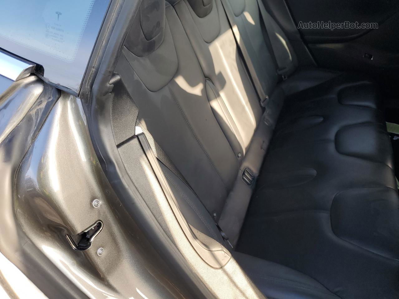 2016 Tesla Model S  Серебряный vin: 5YJSA1E22GF156848