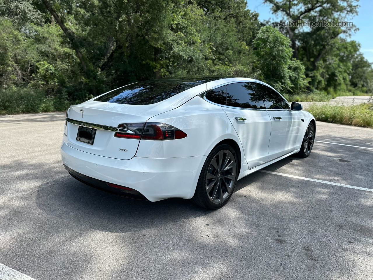 2018 Tesla Model S White vin: 5YJSA1E22JF289052