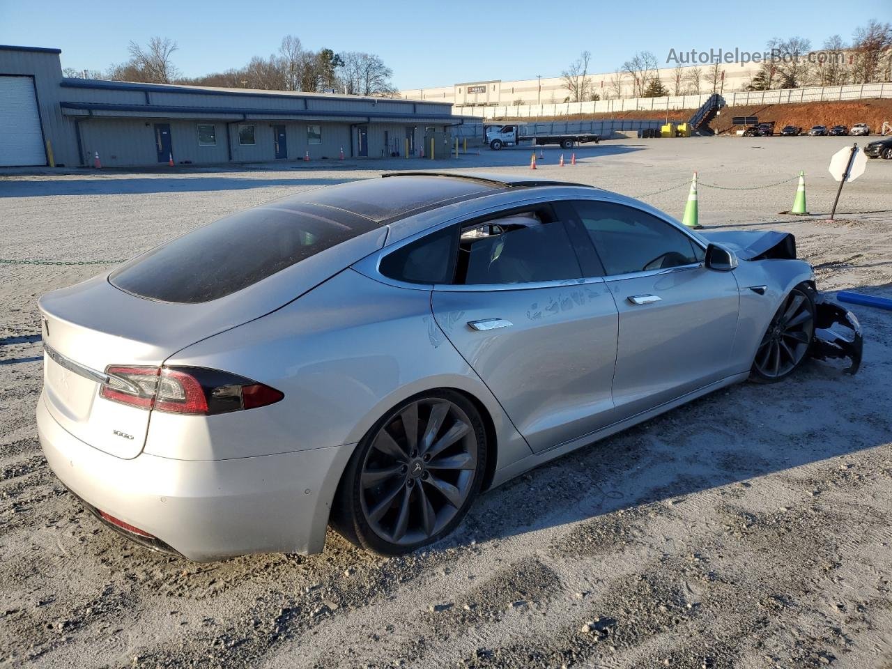 2018 Tesla Model S  Серебряный vin: 5YJSA1E23JF244508