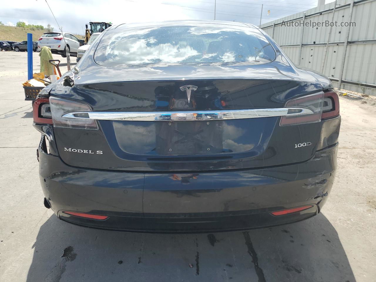 2018 Tesla Model S  Black vin: 5YJSA1E23JF281946