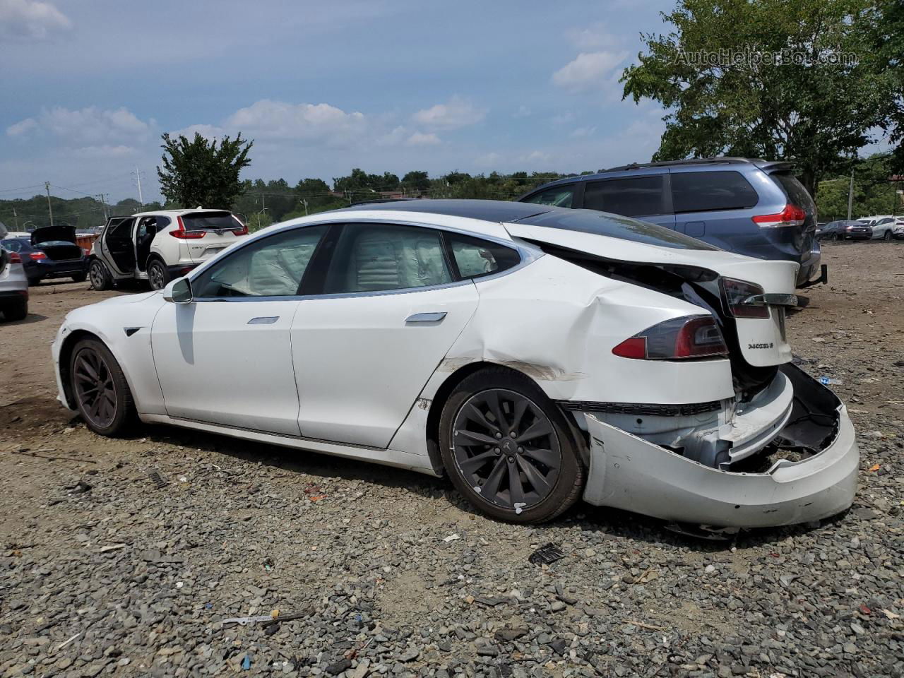 2018 Tesla Model S  White vin: 5YJSA1E23JF281980