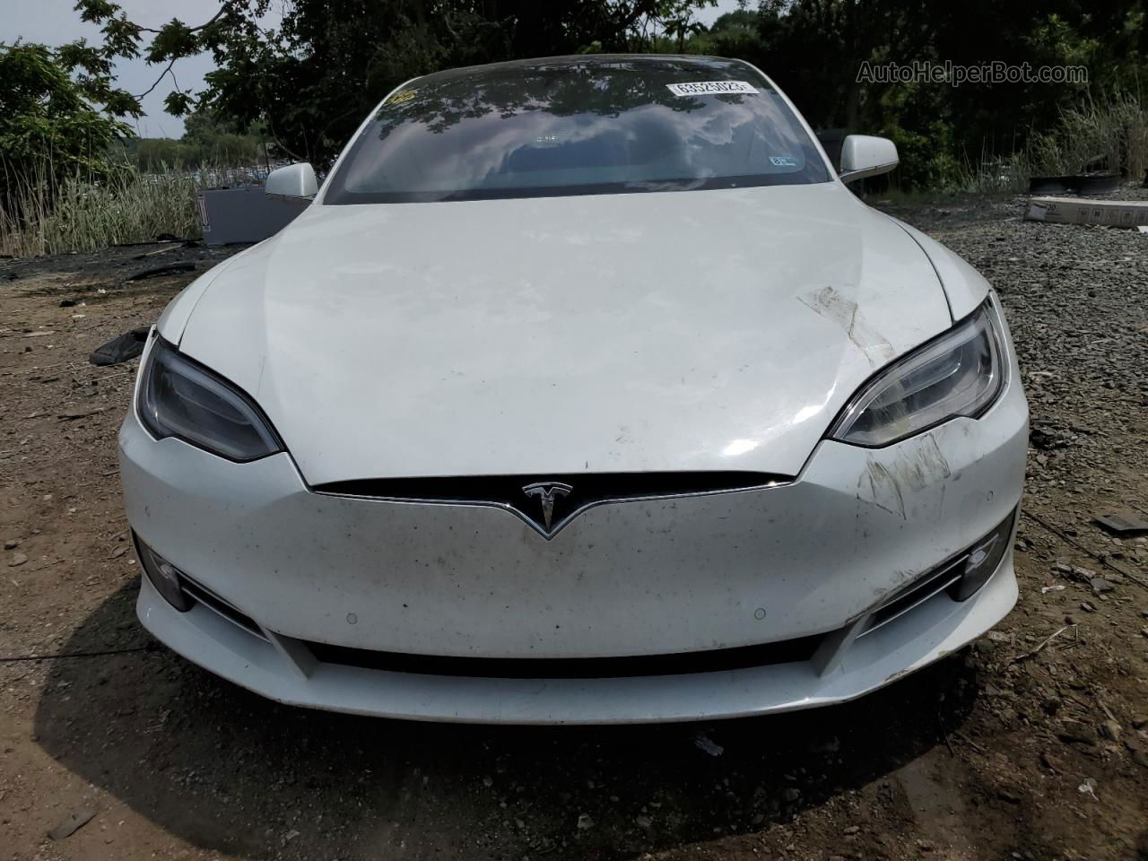 2018 Tesla Model S  White vin: 5YJSA1E23JF281980