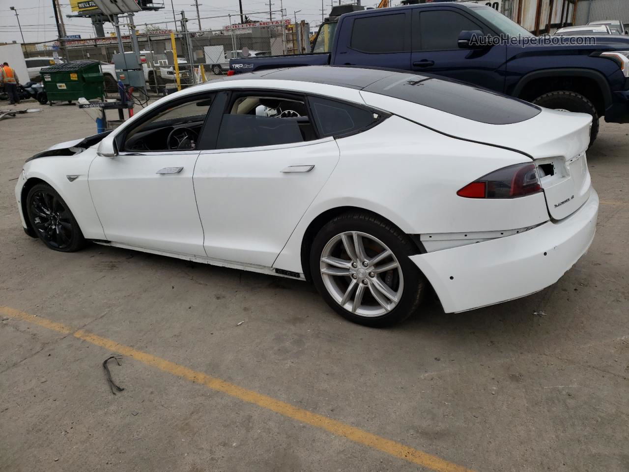 2015 Tesla Model S  White vin: 5YJSA1E24FF105205