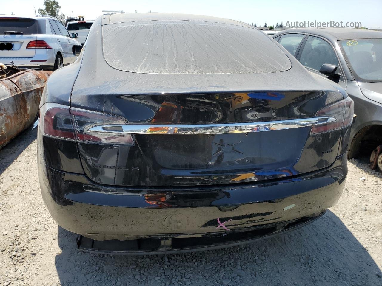 2015 Tesla Model S  Черный vin: 5YJSA1E24FF105270