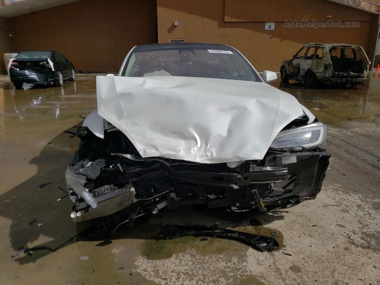 2018 Tesla Model S  White vin: 5YJSA1E24JF247966