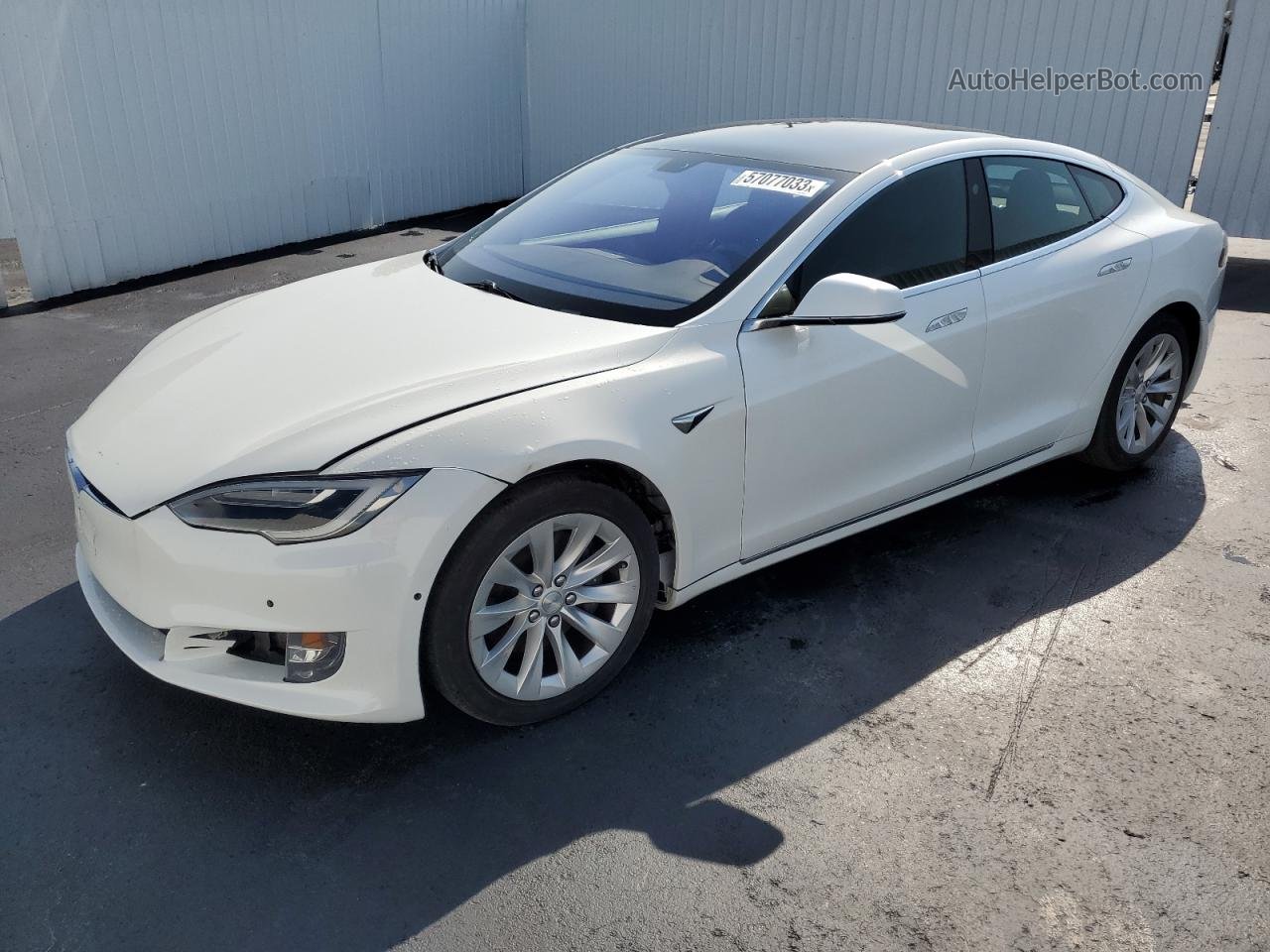 2018 Tesla Model S Белый vin: 5YJSA1E24JF281793