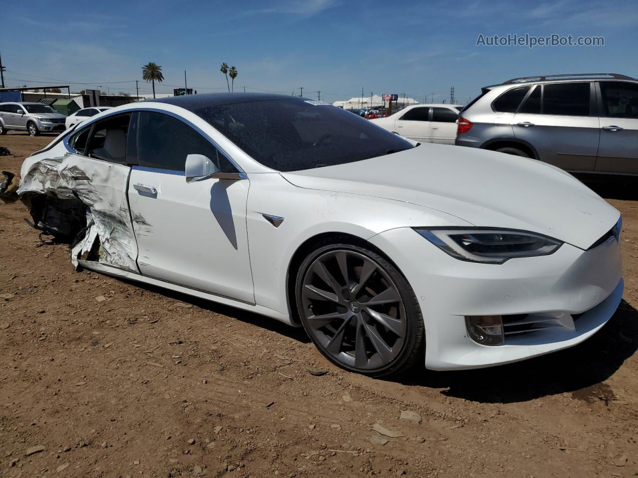 2018 Tesla Model S  White vin: 5YJSA1E25JF289045