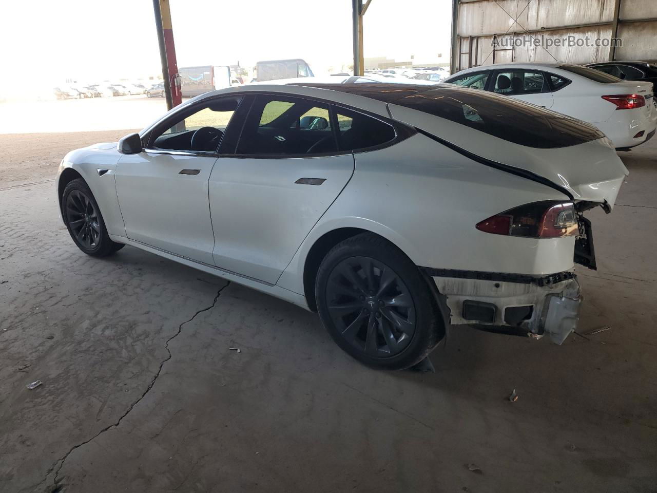 2018 Tesla Model S  Белый vin: 5YJSA1E25JF294987