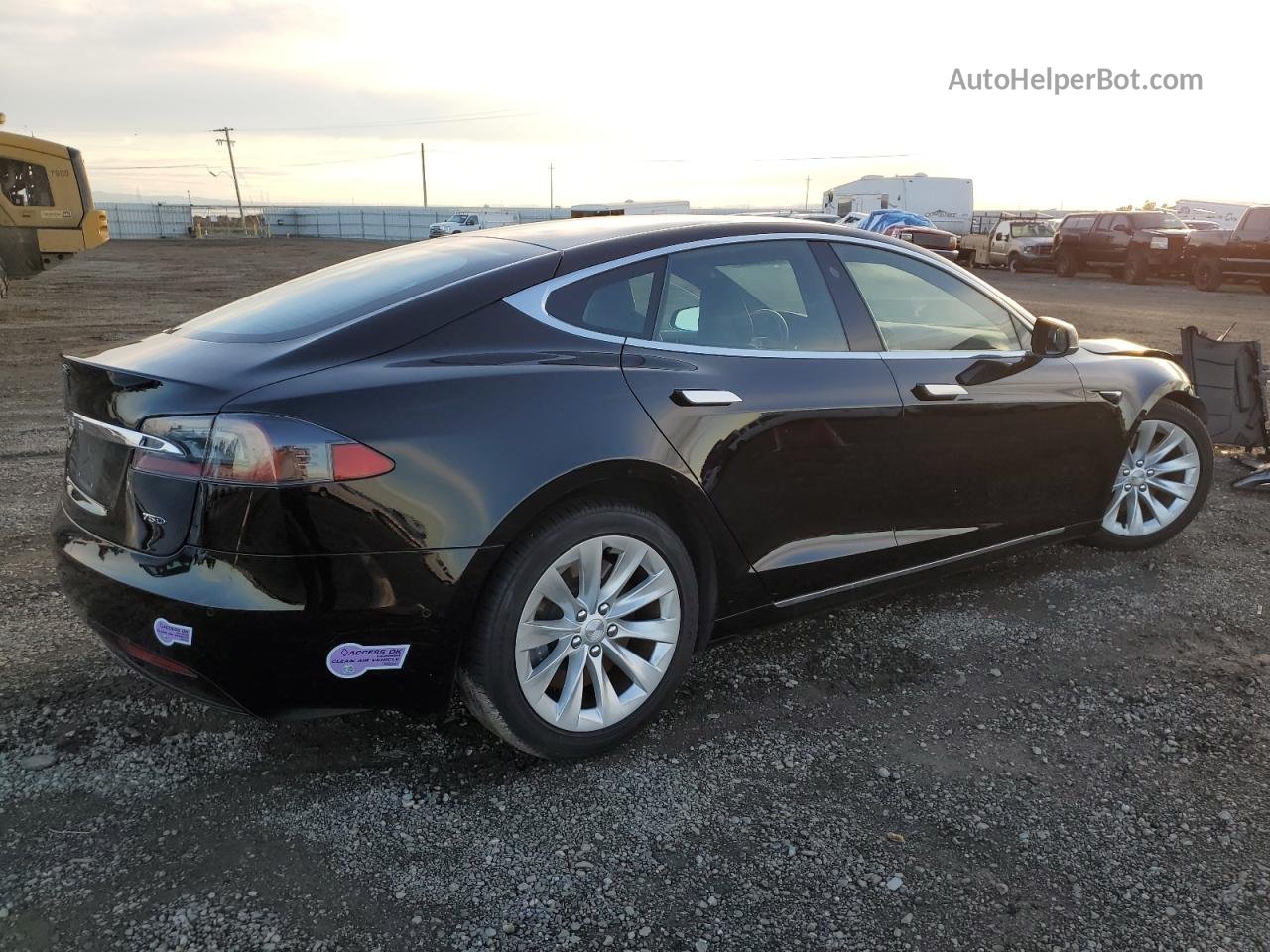 2018 Tesla Model S  Black vin: 5YJSA1E25JF297680