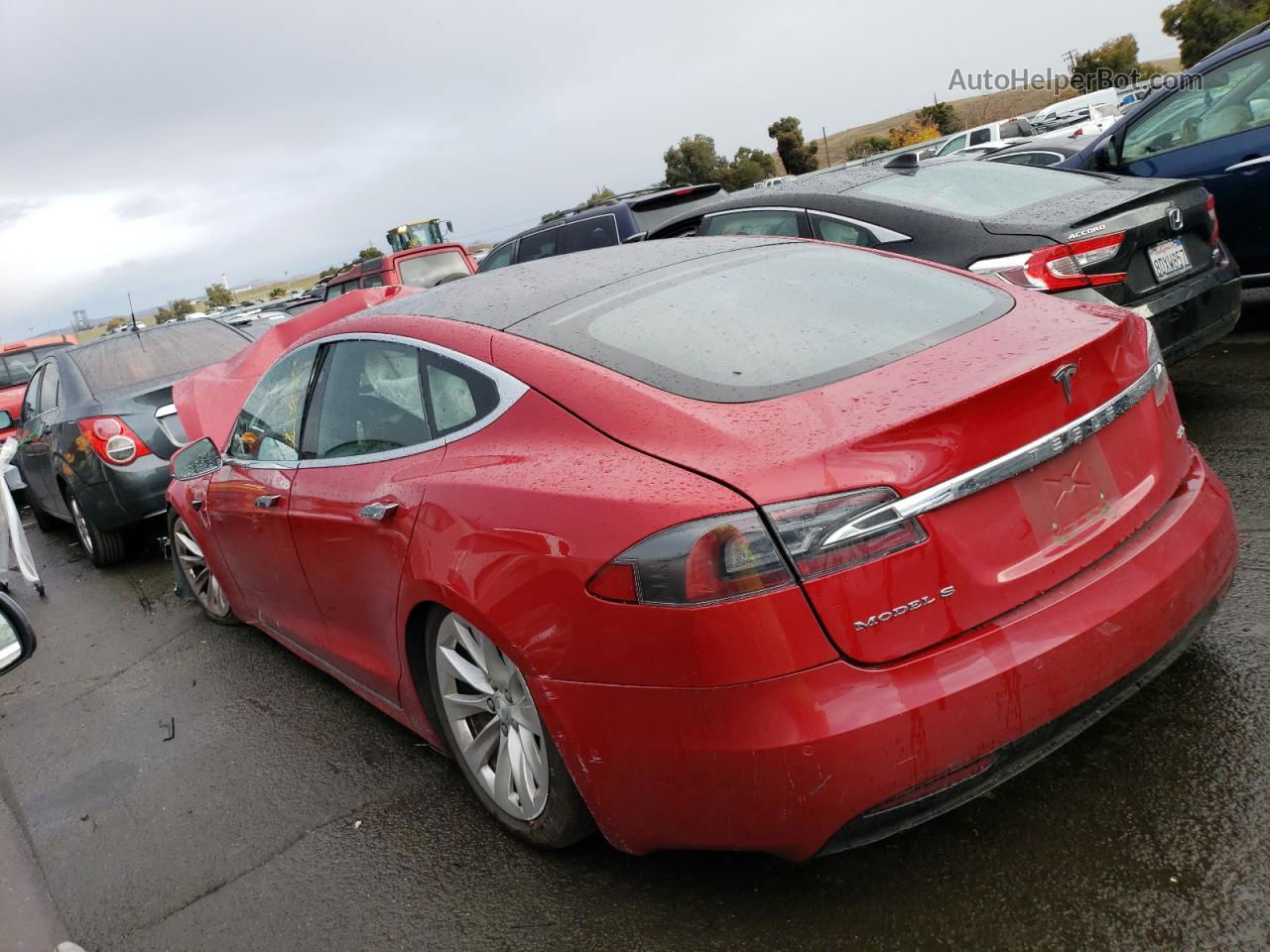 2018 Tesla Model S  Красный vin: 5YJSA1E26JF278619