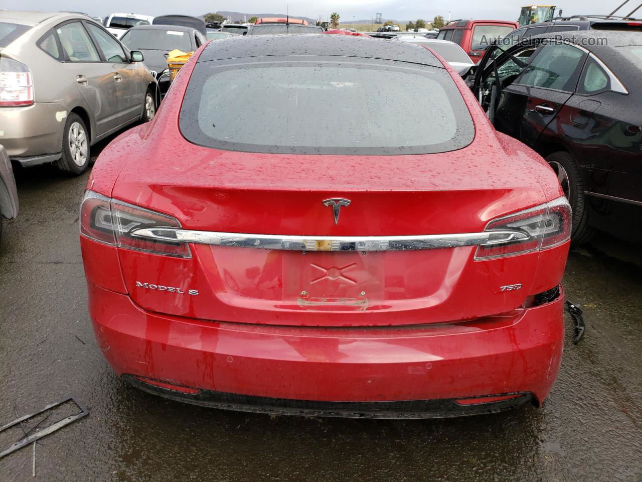 2018 Tesla Model S  Красный vin: 5YJSA1E26JF278619