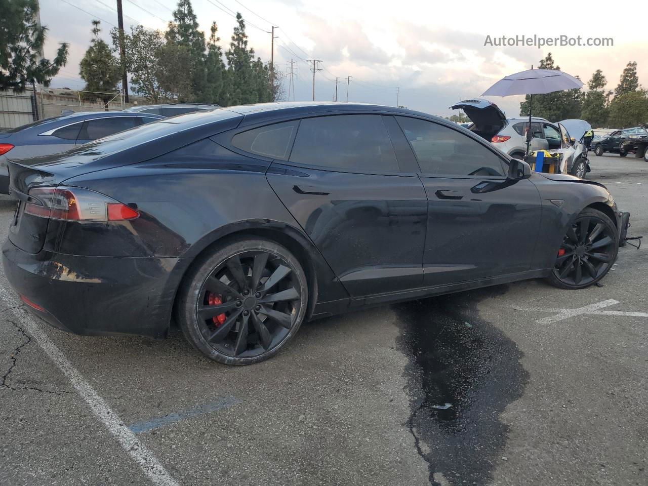 2016 Tesla Model S  Black vin: 5YJSA1E27GF147918