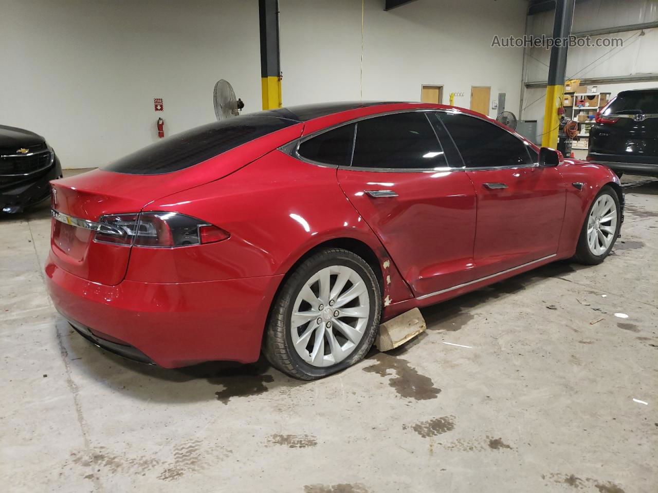 2018 Tesla Model S  Red vin: 5YJSA1E27JF243782