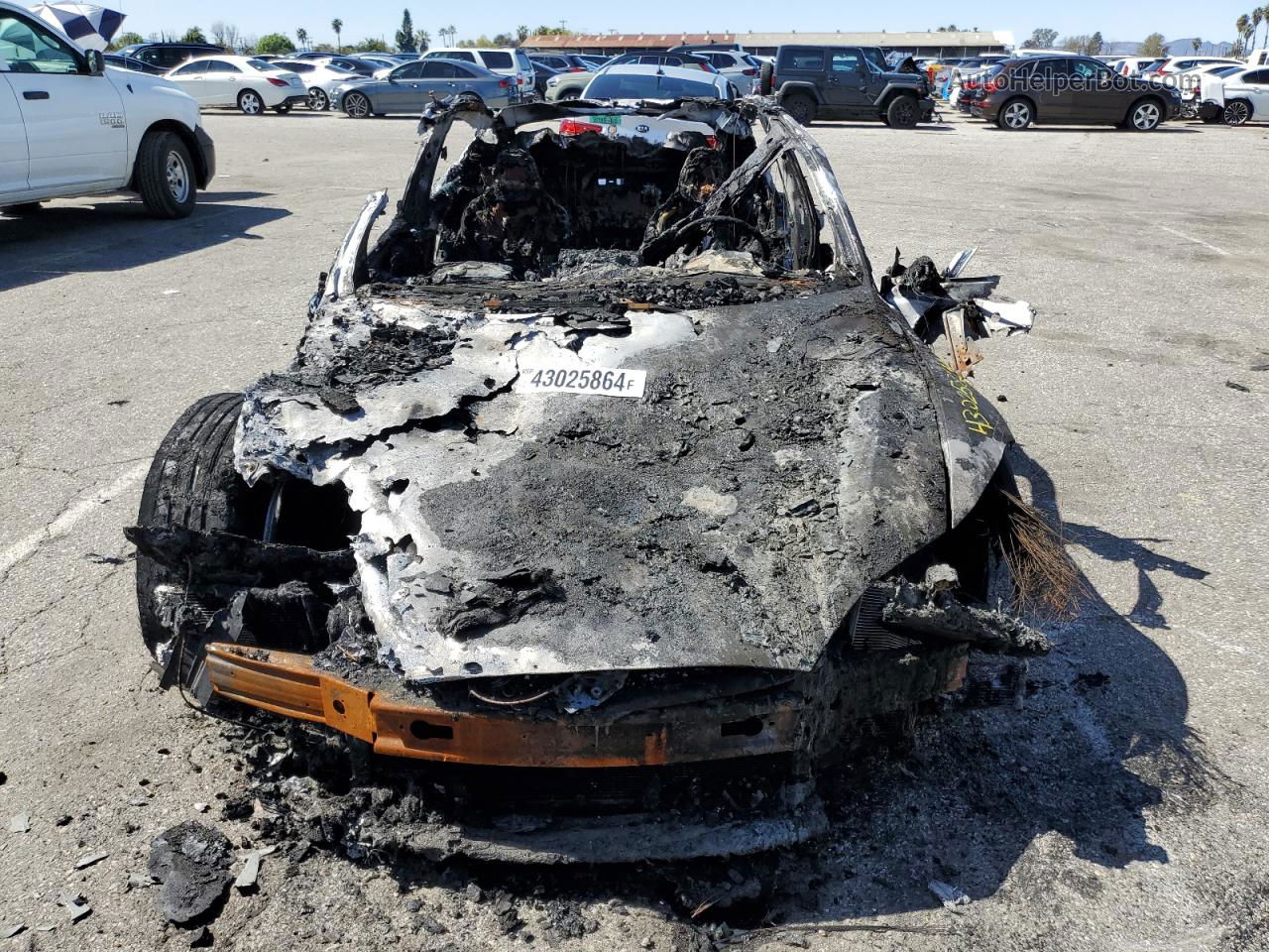 2019 Tesla Model S  Burn vin: 5YJSA1E27KF313699