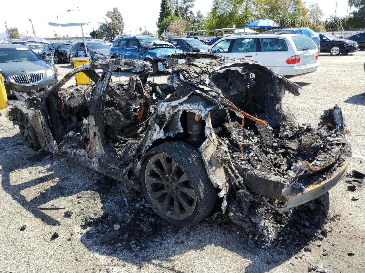 2019 Tesla Model S  Burn vin: 5YJSA1E27KF313699