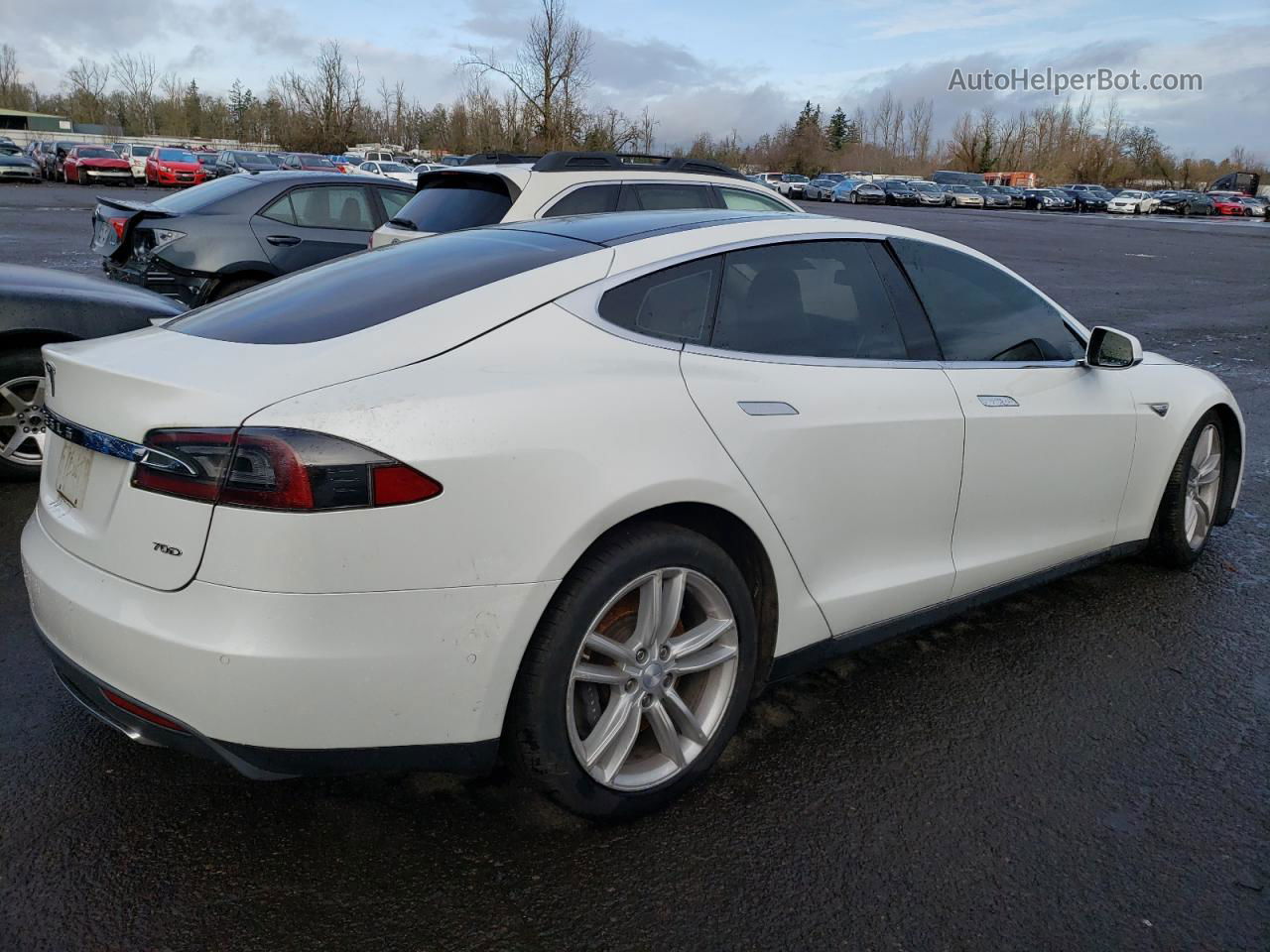 2015 Tesla Model S  White vin: 5YJSA1E28FF107412