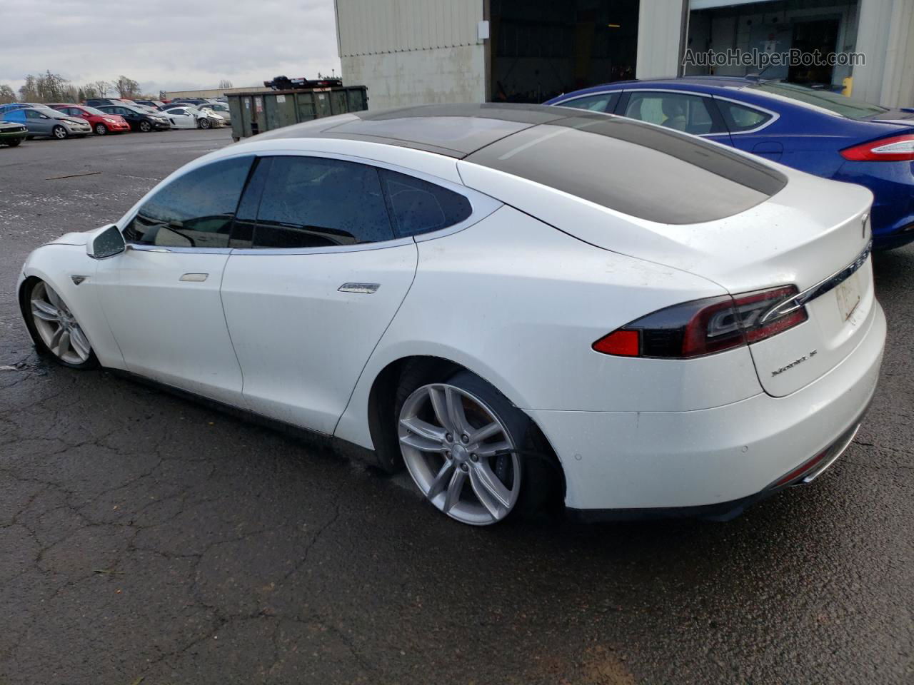 2015 Tesla Model S  White vin: 5YJSA1E28FF107412