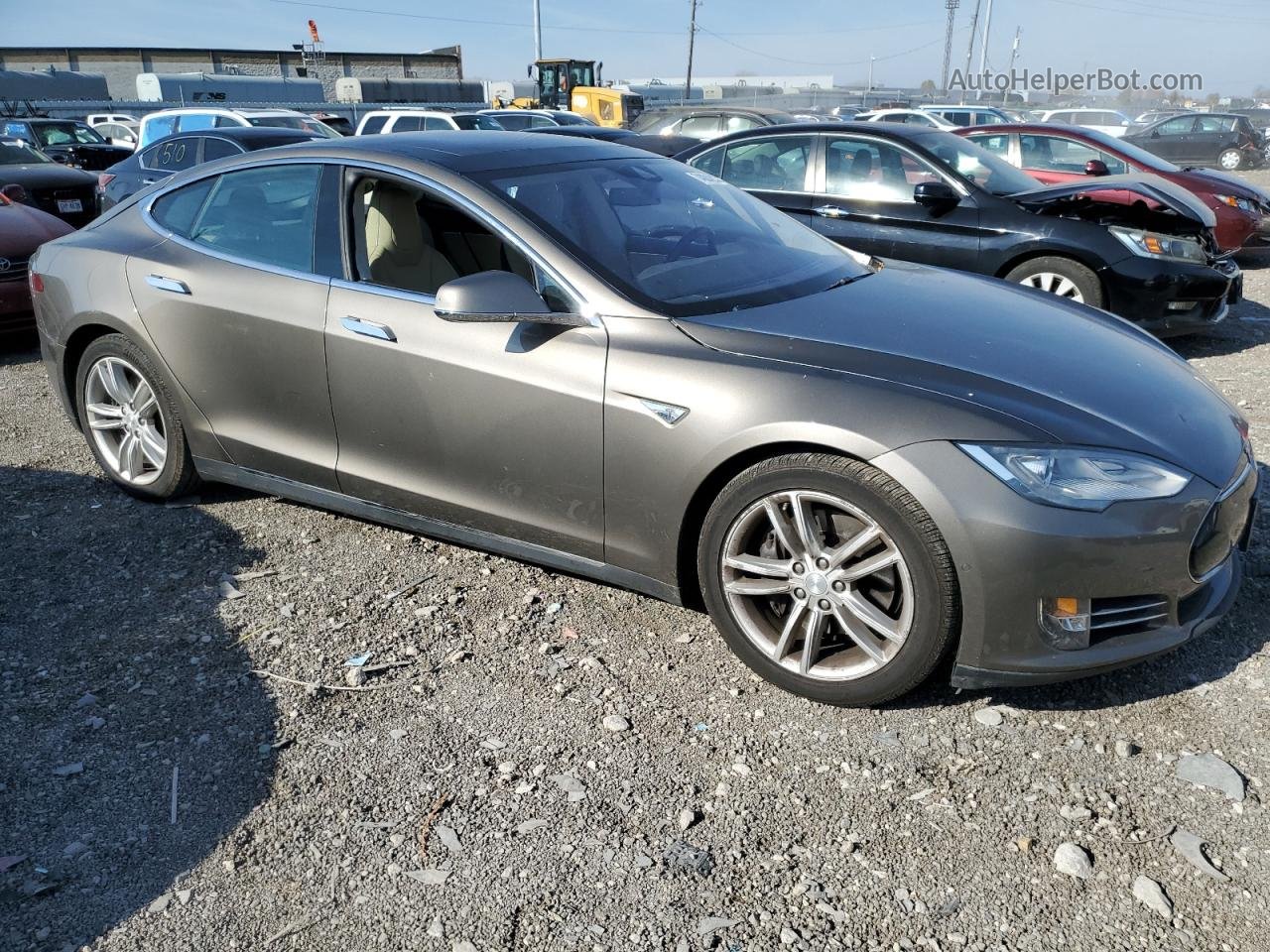 2015 Tesla Model S  Желто-коричневый vin: 5YJSA1E29FF104194